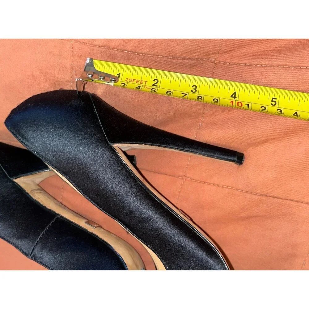 Badgley Mischka Black Satin Slip On High Heel Almond Toe Women's Pumps Size 7.5